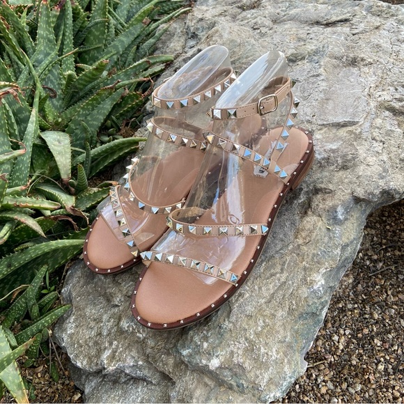 Steve Madden Shoes - Steve Madden || Travel Sandal Studded Tan + Silver